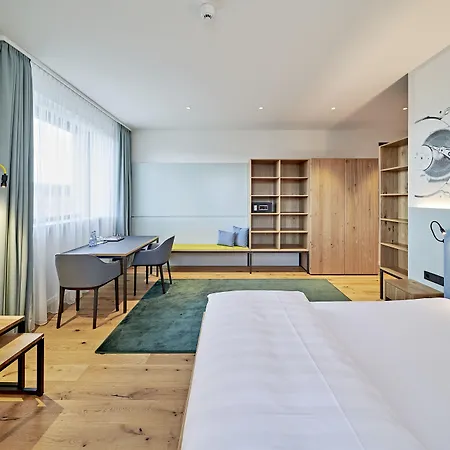 Hotell Federwerk 4*