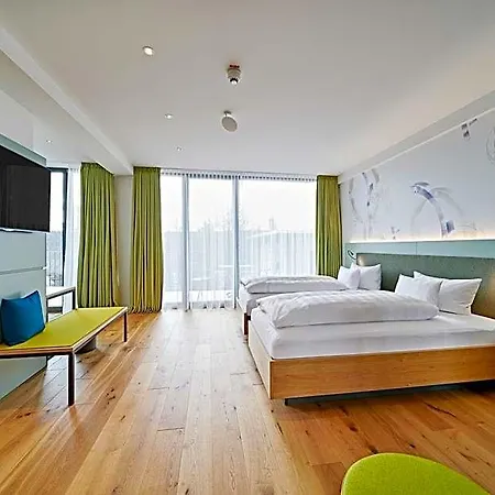 فندق Federwerk 4*