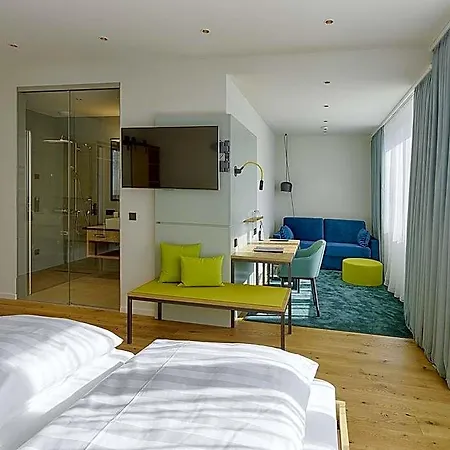 فندق Federwerk 4*